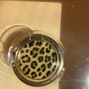 Phone ring holder. NWT